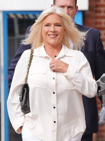 Samantha Fox vyfasovala trest za výtržnosti v letadle. Strážci zákona opilá vyhrožovala, že mu vykopne zuby