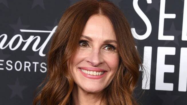 Julia Roberts’s New Blunt Bangs Are a Dramatic Spring Refresh