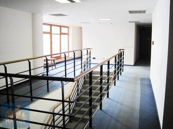Pronájem komerčních prostor (197,9 m2), Praha 3 - Vinohrady, ul. Chrudimská/Hradecká 