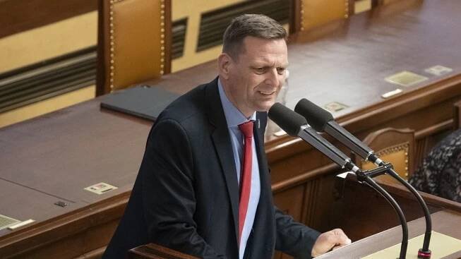 Poslanec ANO přiznal jednání s Huawei v Číně o českém zákonu o kybernetické bezpečnosti