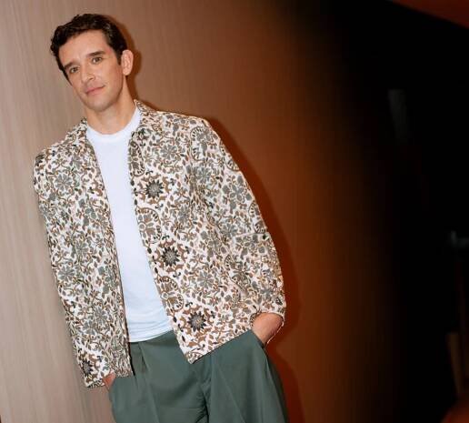 Michael Urie - Moves
