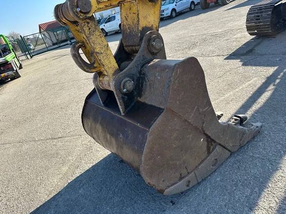 NEW HOLLAND KOBELCO E215BLC pásový otočný báger VIN 070 - SlovakFinance.sk