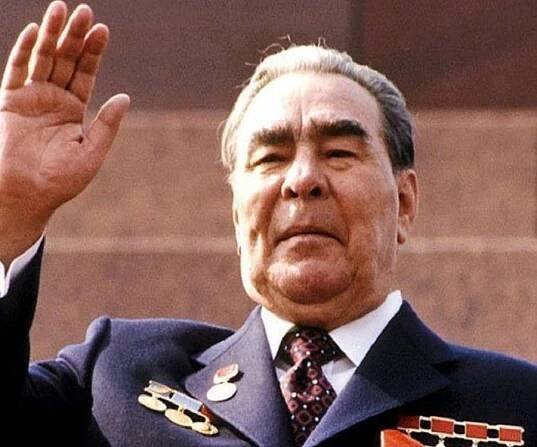 Leonid Brezhnev Biography - Childhood, Life Achievements & Timeline