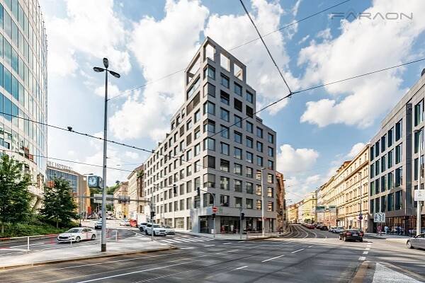 PRODÁNO. Obchodní prostor k pronájmu, 348 m2 + garáže + sklad v novostavbě MyMozart Residence, Smíchov, Praha 5 - FARAON