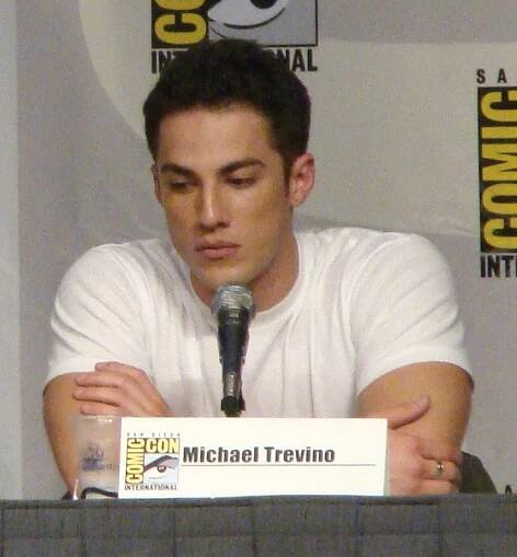 Súbor:Michael Trevino.jpg