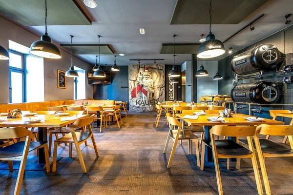 Prodej komerčního objektu s restaurací a kasinem, Náměstí Republiky, Opava | Reality.iDNES.cz 
