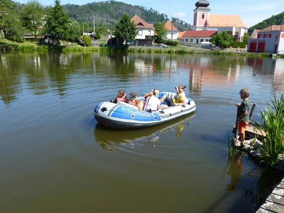 Charitativní běh kolem rybníka pro Lékaře bez hranic a dětské dopoledne se SKASANEM – Městys Nedvědice