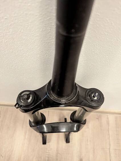 Vzduchová vidlice RST F1RST 27,5 120mm