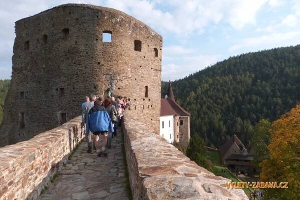 Hrad a zámek Velhartice s interaktivní středověkou výstavou