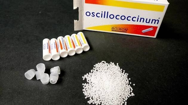 Šest dávek homeopatického přípravku Oscillococcinum od firmy Boiron