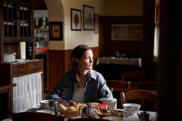 Vicky Krieps on ‘Hold Me Tight’ and Learning to Play the Hollywood Game