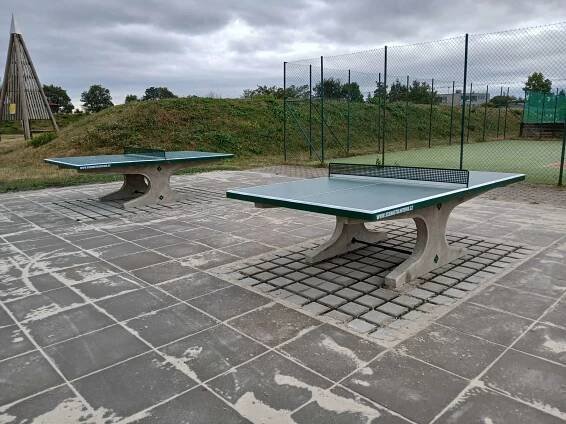 5. Venkovní stoly pro ping-pong v areálu Domovinka – Náš Chomutov