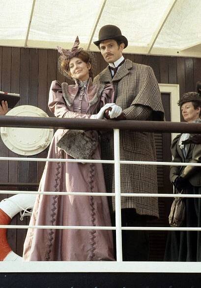 Z archivu Sherlocka Holmese - Skandál v Čechách - Z filmu - Gayle Hunnicutt, Michael Carter