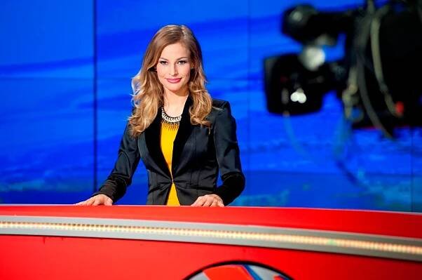 Krásná a svůdná Petra Svoboda uváděla poprvé zprávy. Jak dopadla?