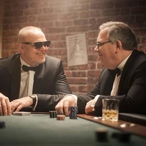 Stefan Raab und Elton treffen bei "Raabs Pokernacht mit GGPoker.de" aufeinander.