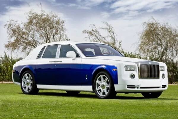 Rolls-Royce Phantom Yas Eagle: modrá pro Abú Dhabí