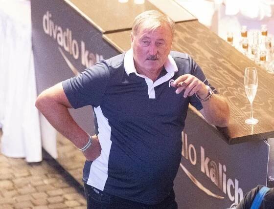 Rozhodčí Pavlín Jirků se na zápase Amfory pídil, jak je to s naším fotbalem: Tondo, je to v p*deli!