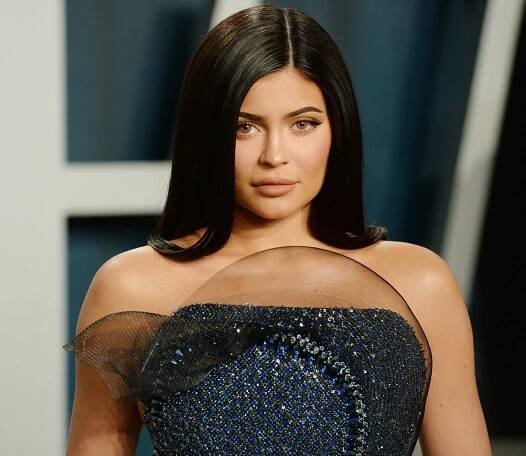 Nejmladší miliardářka se díky penězům změnila v jinou ženu. Kylie Jennerová plastiky zapřít nemůže - galerie | Život v Česku