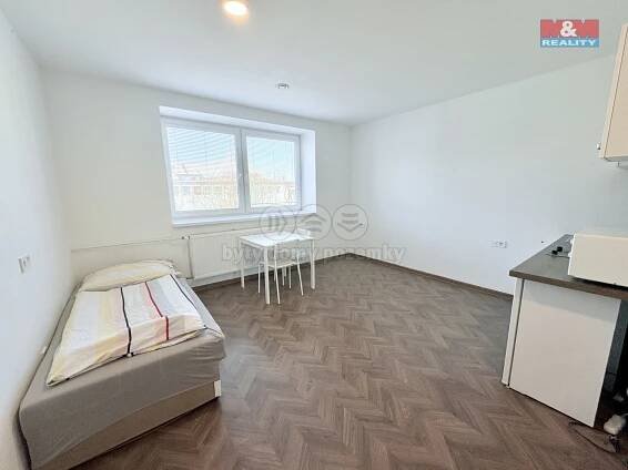 Pronájem bytu 1+kk, 28 m², Pardubice