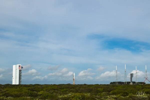 OA-4 Cygnus AtlasV roll-out