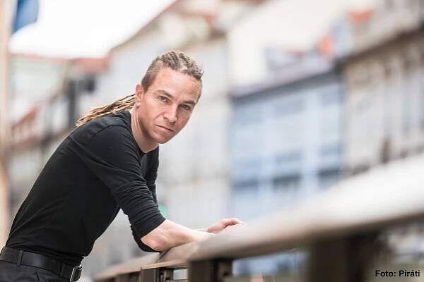 Ivan Bartoš o vládní pomoci Ukrajině