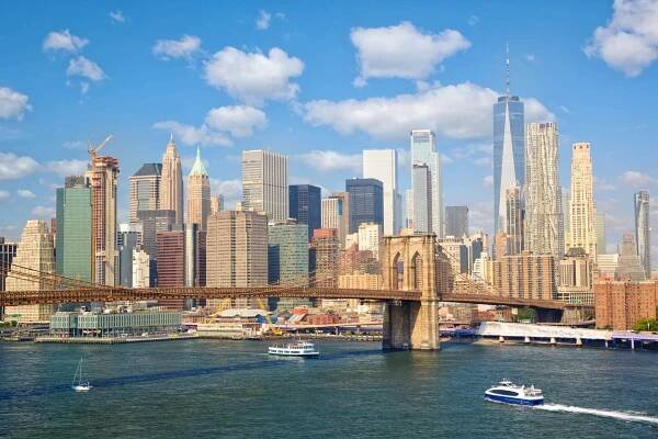 Mrakodrapy v New Yorku a Brooklyn Bridge, Spojené státy — Stock obrázek