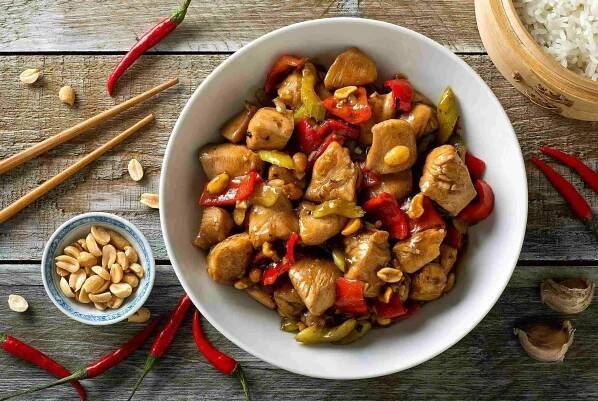 Výborné kuřecí kung pao, které chutná jako z restaurace