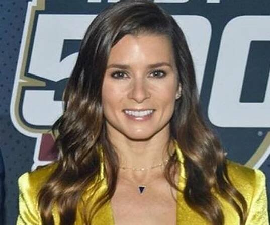 Danica Patrick Biography - Facts, Childhood, Family Life & Achievements