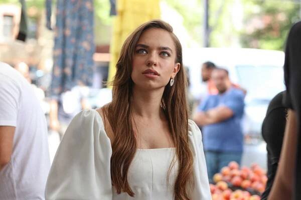 Kendi Düşen Ağlamaz - Hani ayrıydı dünyalarımız - Z filmu - Eylül Tumbar
