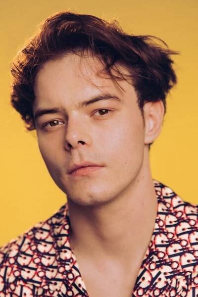 Charlie Heaton herec