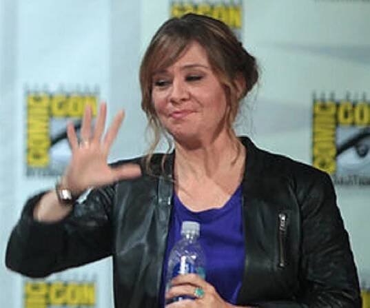 Megan Follows Biography - Facts, Childhood, Family Life & Achievements