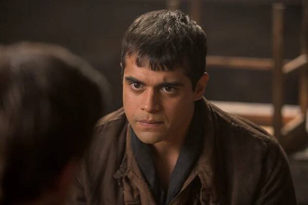 The Outpost - Someone Has to Rule - Z filmu - Anand Desai-Barochia