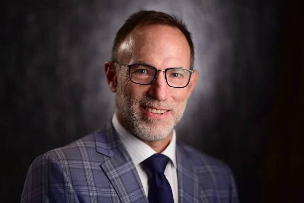 Listen to Tony Parsons and Ray Ferraro - The Tony Parsons Show