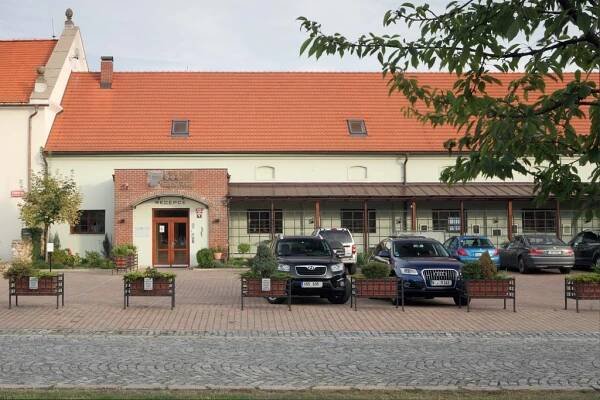 Chvalská Tvrz Hotel 3*