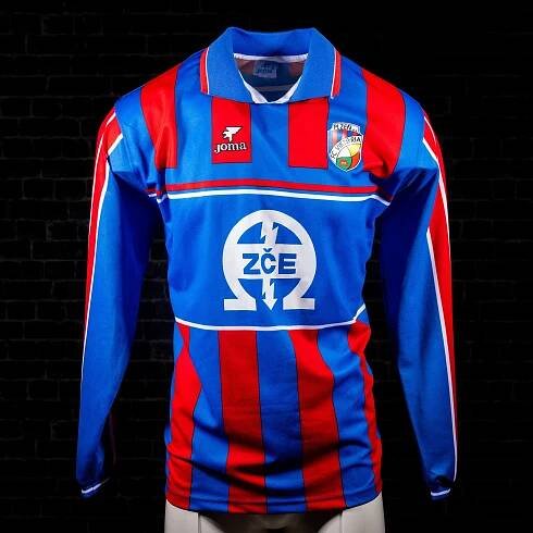 Jeden z prvních prodávaných fanshopových dresů FCVP - sezóna 2002-2003 - přední strana