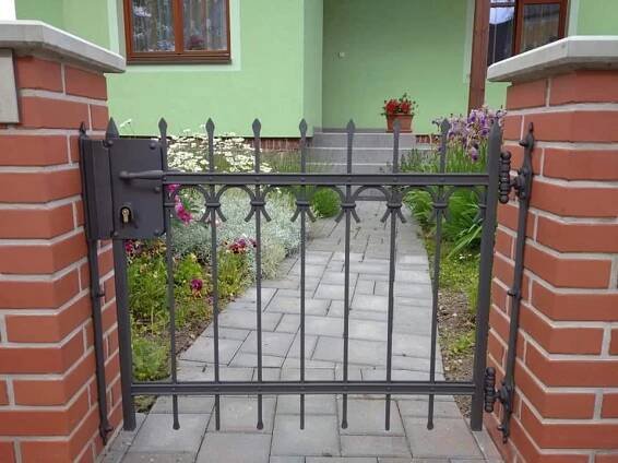Brány a oplocení, instalace a zapojení pohonů bran Tousek - mwz.cz