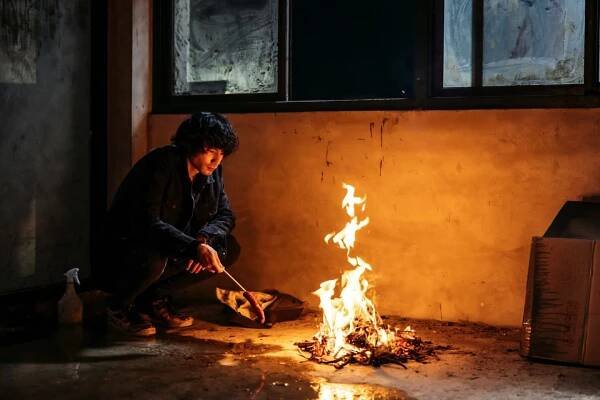 “In the Morning of La Petite Mort” Paints Beautiful but Uneven Narrative Evoking Tsai Ming-liang - No Man Is An Island