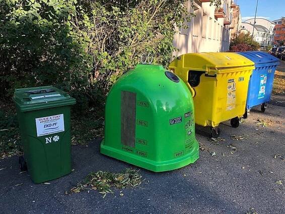 Nové kontejnery uleví kanalizaci. Poděbrady zavádí recyklaci oleje a tuků