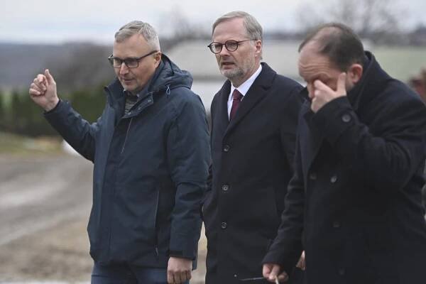Odboráři protestovali v Praze, premiér jel za družstevníky: Proč byl Fiala u Jurečkova bratra?