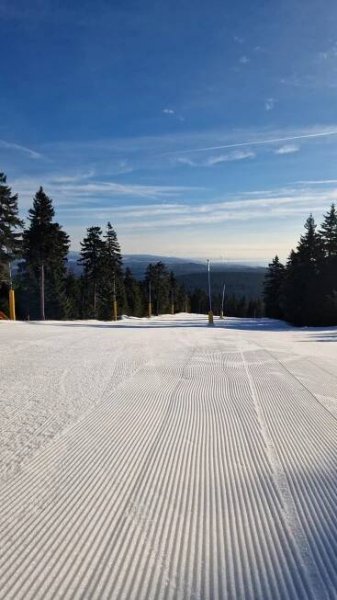 Ve městech jaro, na Klínovci sníh! Otevřena většina sjezdovek a 4 lanovky. - SKIAREÁL KLÍNOVECSKIAREÁL KLÍNOVEC