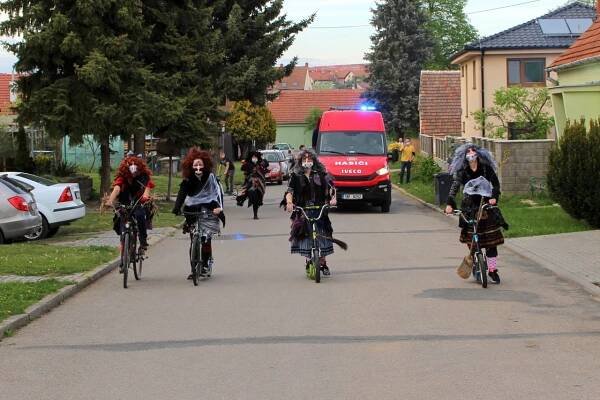 ,,Přelet" čarodějnic obcí 2020 - Otnice