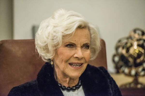 Honor Blackman Dead: 'Goldfinger's Pussy Galore & 'The Avengers' Actress Was 94