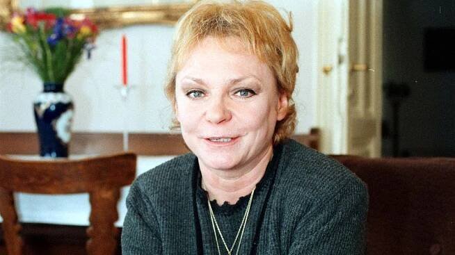 První manžel jí utekl s operní pěvkyní. Křehká princezna Pampeliška (†58) hledala útěchu v alkoholu, zemřela v osamění - Super.cz