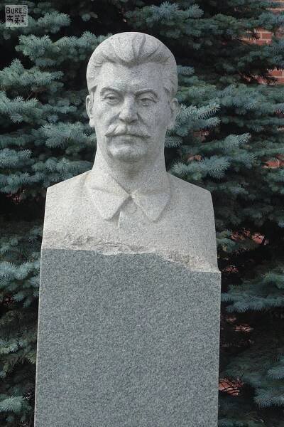 STALIN Josif - hroby-slavnych.cz