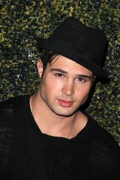 Zemřela hvězda seriálů Kriminálka Las Vegas a Tak jde čas. Americký herec Cody Longo měl pouhých 34 let | JenŽeny.cz