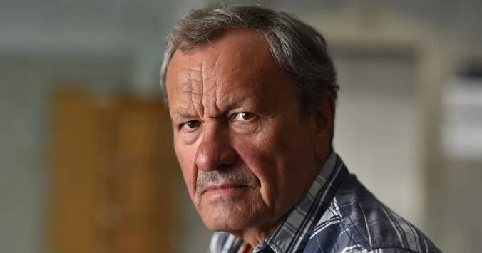 Nemůžu hrát úplného blbce, odsoudit ho. Musím se za něj postavit, říká Miroslav Krobot o své nové roli