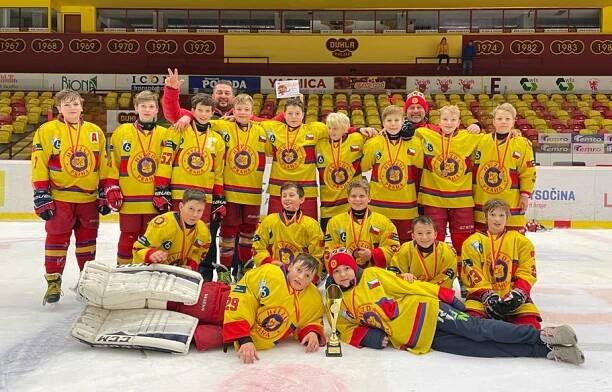 HC Hvězda Praha | První medaile z (před)vánočního turnaje - šesťáci vybojovali v Jihlavě bronz!