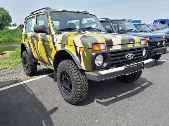 Lada Niva na tisíc způsobů. Věděli jste, že se legendární off-road prodává v tolika verzích?