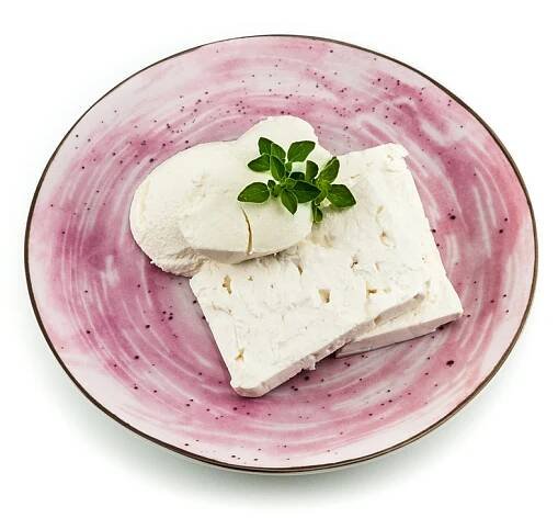 Hlavní složkou Tsítsiri jsou sýry Feta a Myzithra