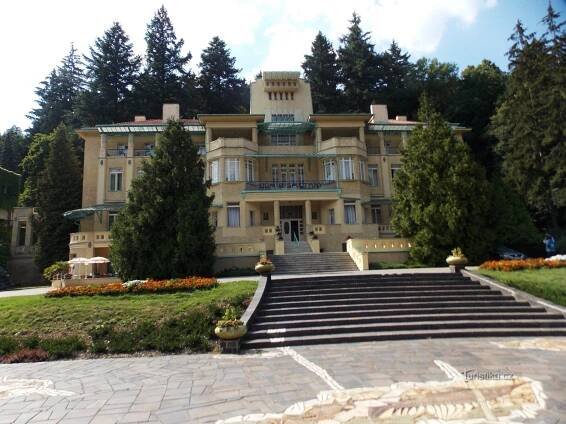 Hotel v Luhačovicích - Dům... - Dům, budova